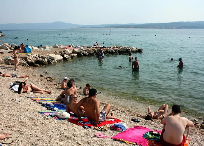Apartment With Parking Space - 22516 Crikvenica