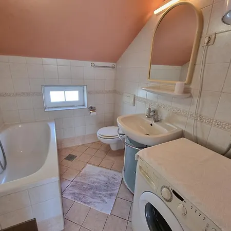 Lägenhet With Parking Space - 22516