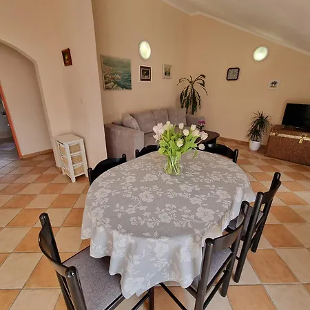 Apartment With Parking Space - 22516 Crikvenica