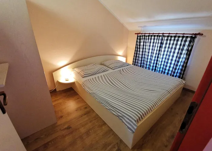 With Parking Space - 22516 Crikvenica
